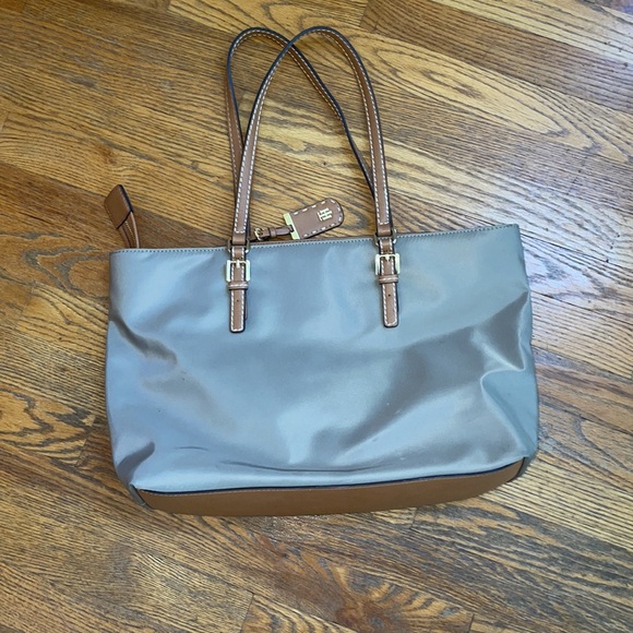 EUC Tommy Hilfiger Tote - Picture 2 of 6